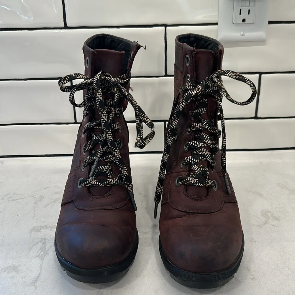 SOREL LEXIE™ Wedge Boot Burgundy Leather Lace Up Hi Top Chunky Size 8